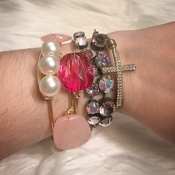 πLAST! Handmade Blush Gold Wire Wrapped Bangle - Picture 2 of 7